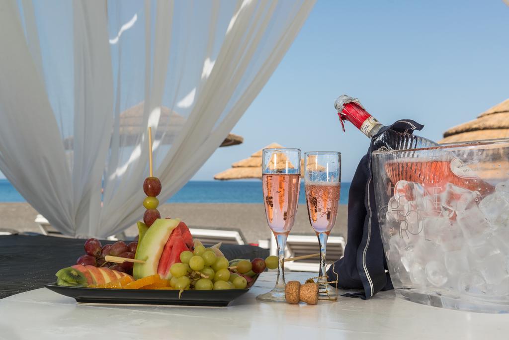 Mediterranean Beach Palace Hotel 모노리토스 외부 사진